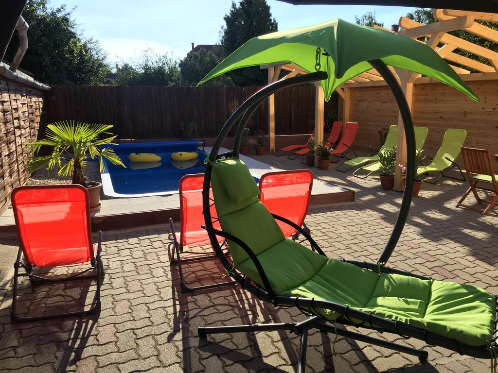 Naphaz Panzio Bed and Breakfast Tiszafüred Exteriör bild