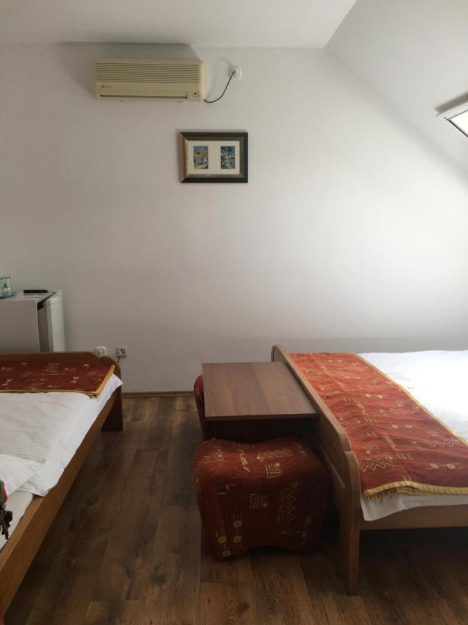 Naphaz Panzio Bed and Breakfast Tiszafüred Exteriör bild