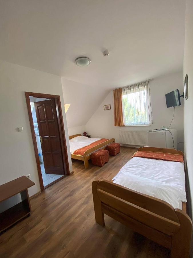 Naphaz Panzio Bed and Breakfast Tiszafüred Exteriör bild