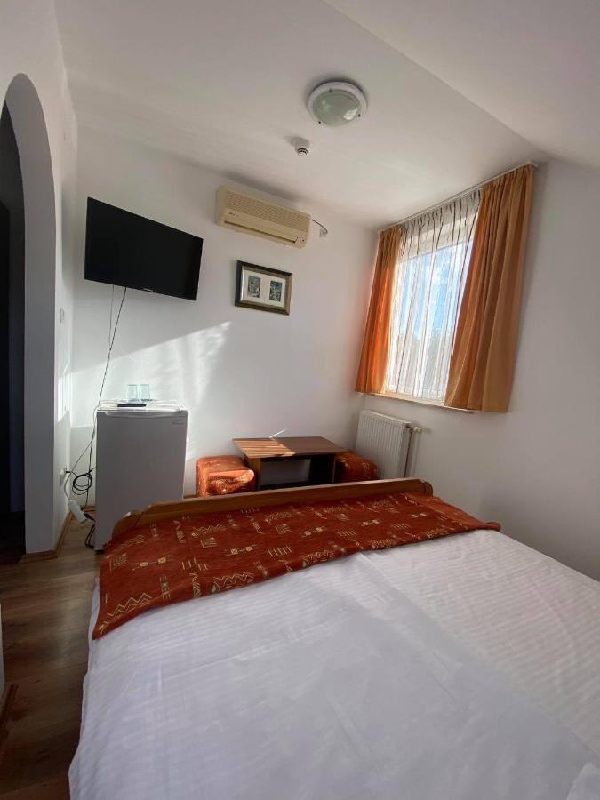 Naphaz Panzio Bed and Breakfast Tiszafüred Exteriör bild