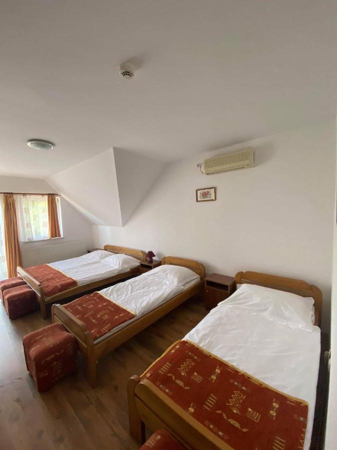 Naphaz Panzio Bed and Breakfast Tiszafüred Exteriör bild