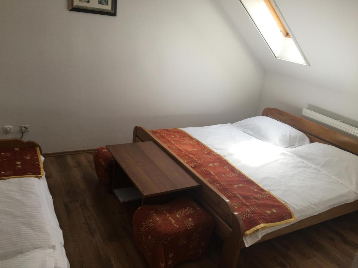 Naphaz Panzio Bed and Breakfast Tiszafüred Exteriör bild